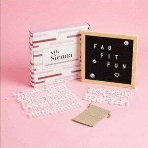 NIB XO, Sienna Felt Message Board